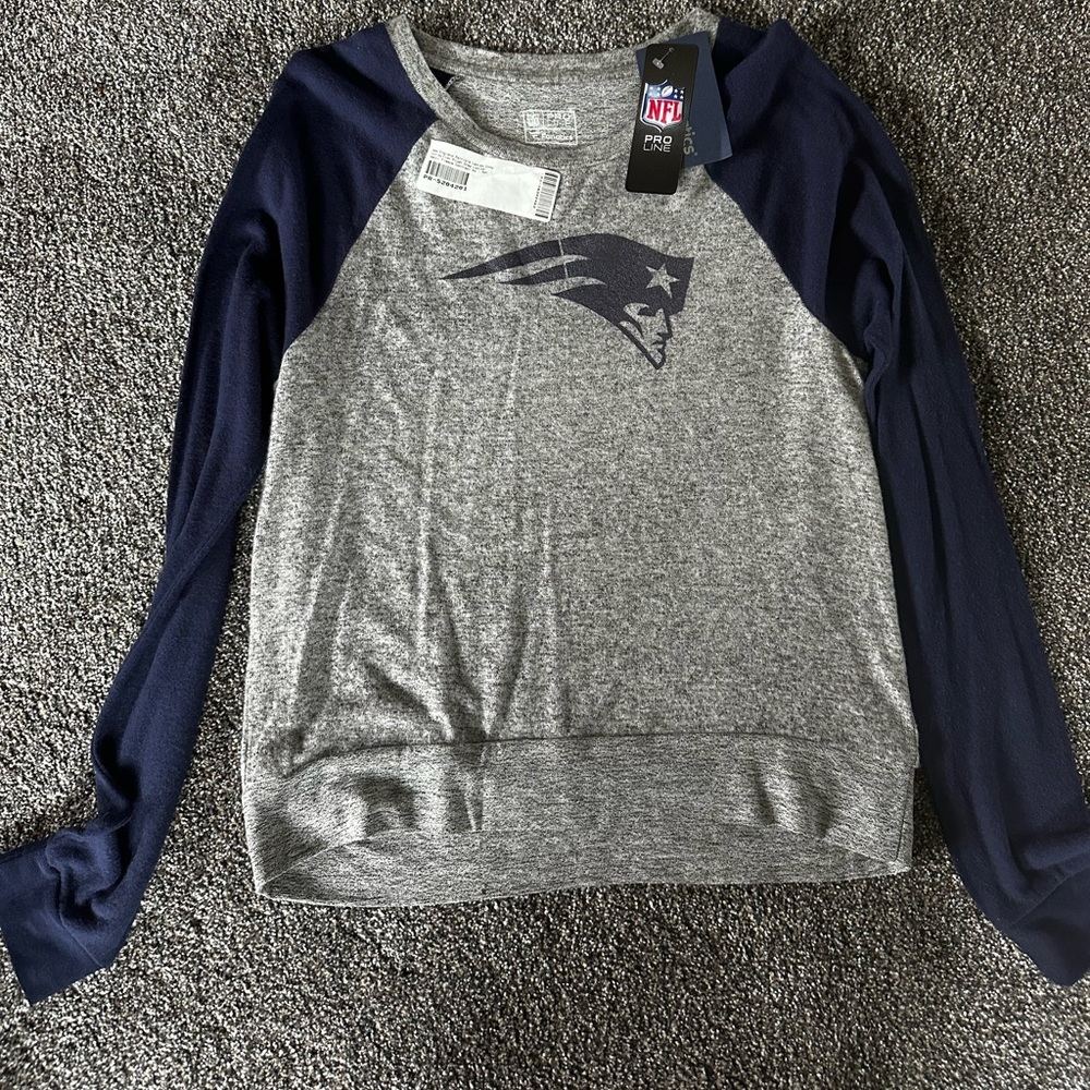 New England Patriots Long Sleeve Shirt-Size M-NWT